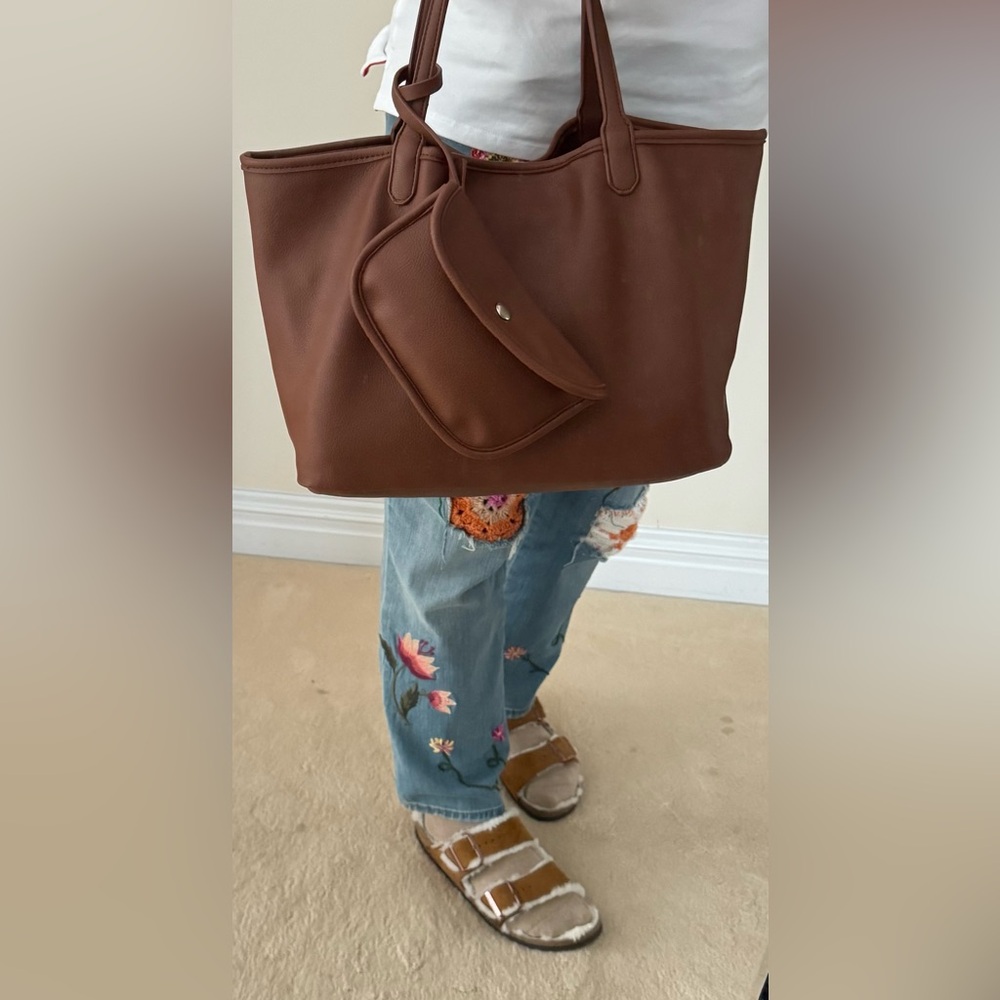 Brand new Classic Tote bag with inside wallet purse